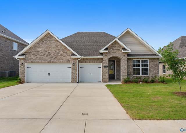 Property at 3105 Lisa Ln SE, Decatur, AL 35603, 4 beds, 3 baths
