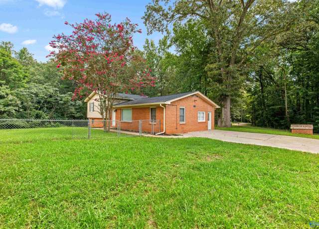 Property at 285 Ruby Dr, Huntsville, AL 35811, 3 beds, 2 baths
