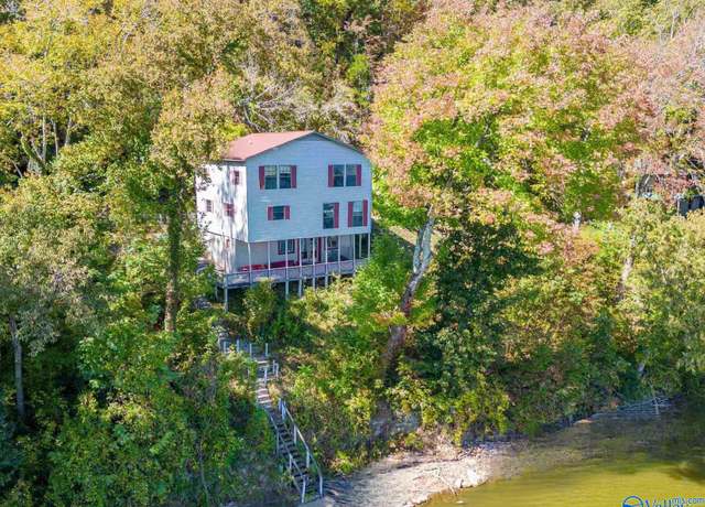Property at 10820 Country Corner Rd, Athens, AL 35614, 3 beds, 2.5 baths