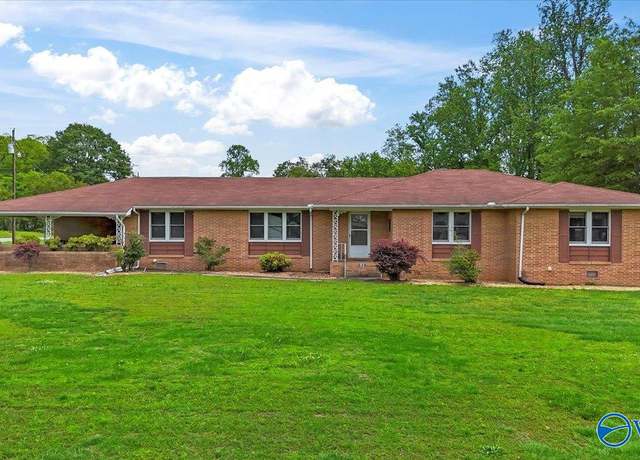 Property at 908 E Alabama Ave, Albertville, AL 35950, 4 beds, 2 baths