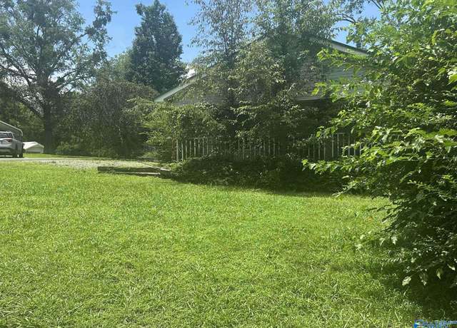 Property at 113 Maitre St, Gadsden, AL 35904, 2 beds, 1 bath