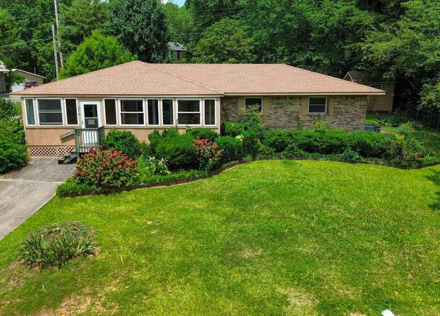 Property at 3918 Plains Ave SW, Fort Payne, AL 35967, 3 beds, 2 baths