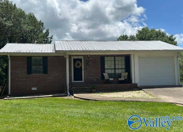 Property at 7015 Main St, Gadsden, AL 35903, 3 beds, 2 baths