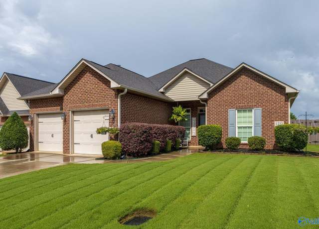 Property at 120 Somerset Park Dr, Huntsville, AL 35811, 3 beds, 2 baths