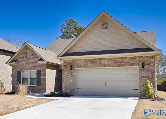 Property at 121 Gander Cir, Owens Cross Roads, AL 35763, 4 beds, 3 baths