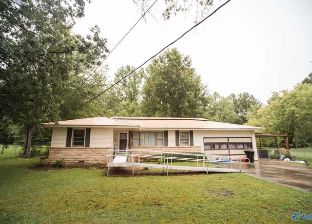Property at 134 Brentwood Dr, Gadsden, AL 35901, 3 beds, 2.5 baths