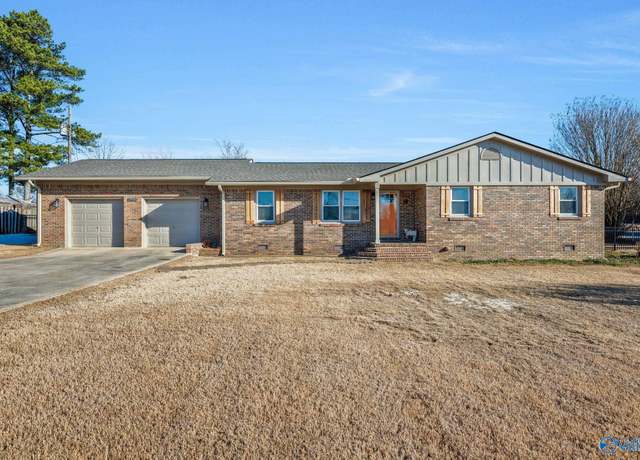 Property at 15579 Quinn Rd, Athens, AL 35611, 3 beds, 2 baths