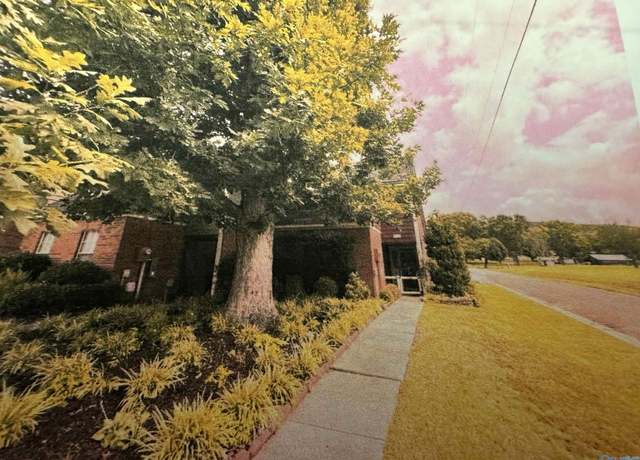 Property at 2698 Wynterhall Rd S, Huntsville, AL 35803, 3 beds, 2 baths