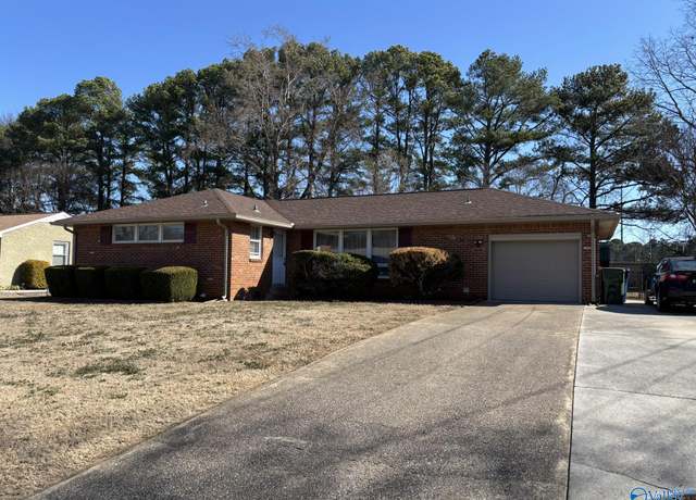 Property at 7619 Holland Dr SW, Huntsville, AL 35802, 3 beds, 2 baths