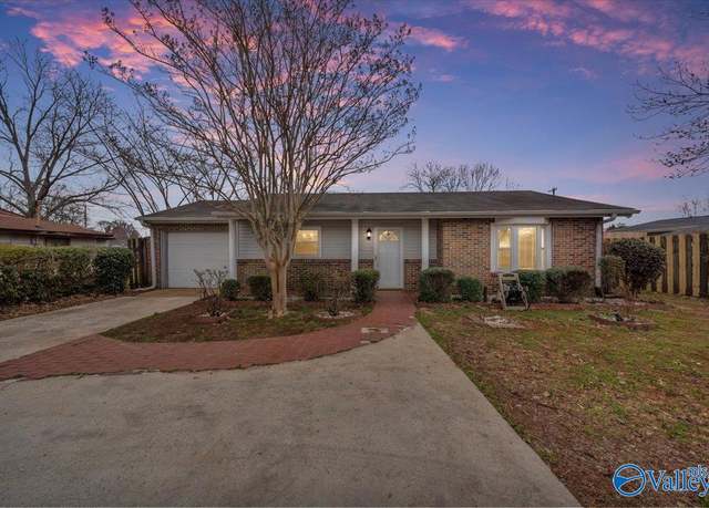 Property at 418 Monroe Dr, Decatur, AL 35601, 4 beds, 2 baths