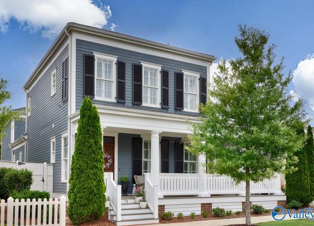 Property at 74 Hillcrest Ave NW, Huntsville, AL 35806, 4 beds, 3.5 baths