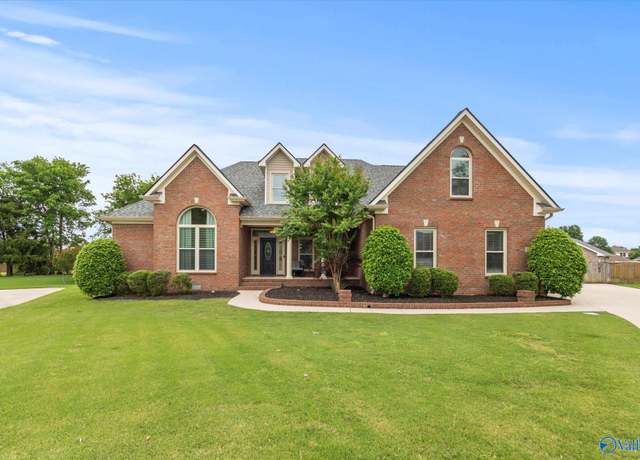Property at 6901 Trick Ln, Owens Cross Roads, AL 35763, 5 beds, 4.5 baths