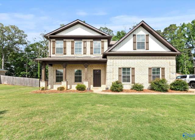 Property at 190 Summit Lakes Dr, Athens, AL 35613, 4 beds, 2.5 baths