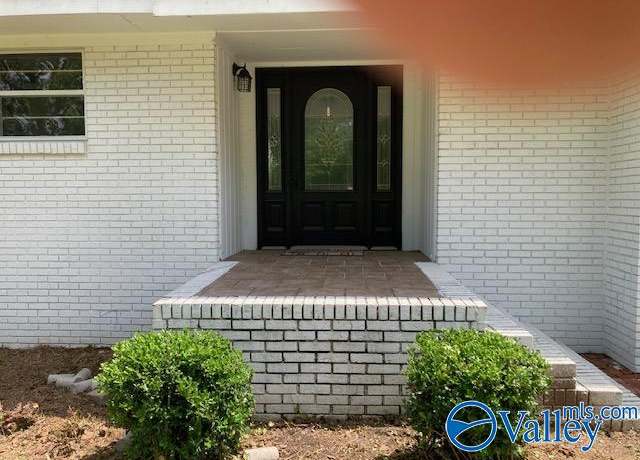Property at 625 S Mountain Dr E, Trinity, AL 35673, 3 beds, 4 baths
