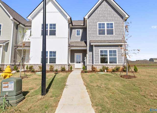 Property at 247 Susan Lynn Dr, Meridianville, AL 35750, 3 beds, 2.5 baths