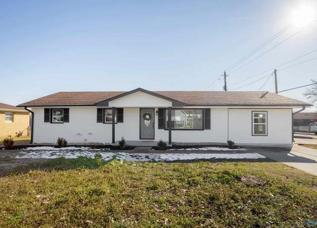 Property at 119 Wisconsin Ave, Muscle Shoals, AL 35661, 4 beds, 2 baths