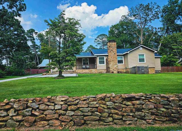 Property at 111 Althea St, Gadsden, AL 35904, 6 beds, 3.5 baths