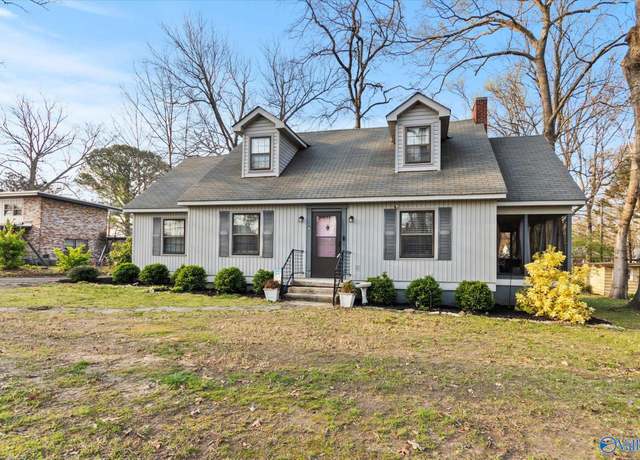 Property at 209 Oakland Ave, Boaz, AL 35957, 3 beds, 2 baths