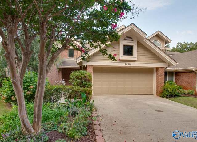 Property at 2028 Fairway Hills Dr, Huntsville, AL 35802, 3 beds, 2.5 baths