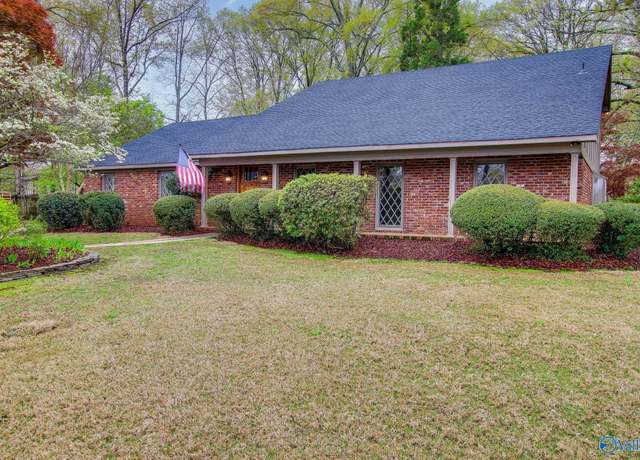 Property at 1611 Wellington Ct SE, Decatur, AL 35601, 5 beds, 3 baths