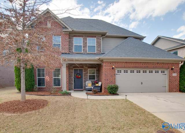 Property at 15135 Lakeside Dr SW, Huntsville, AL 35803, 4 beds, 2.5 baths