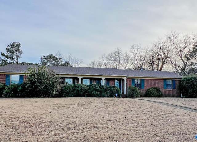 Property at 1701 Sandra St SW, Decatur, AL 35601, 3 beds, 2 baths