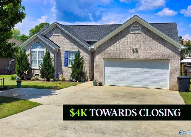 Property at 403 E Charlotte Ave, Scottsboro, AL 35768, 3 beds, 2 baths