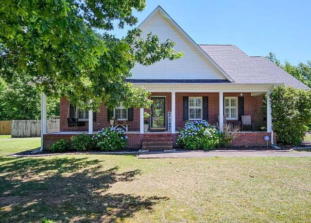 Property at 17003 Yancy Dr, Athens, AL 35613, 4 beds, 3.5 baths