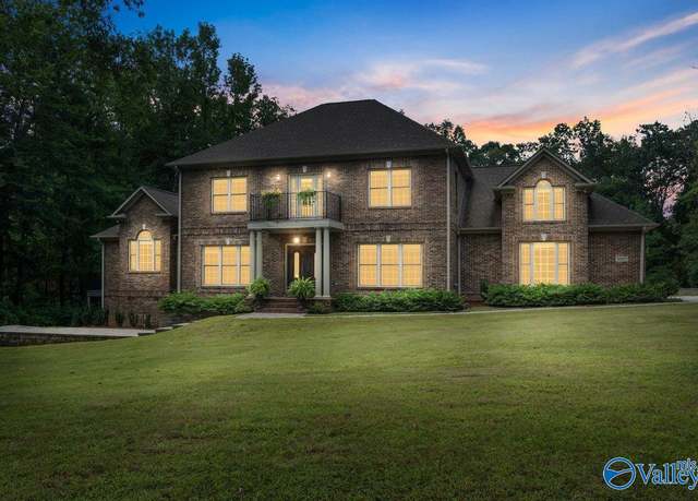 Property at 5007 SE Sunset Blf, Huntsville, AL 35803, 5 beds, 4 baths