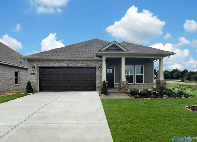 Property at 24008 Quints Dr, Athens, AL 35613, 4 beds, 2 baths