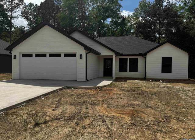 Property at 160 Josiah Cir, Centre, AL 35960, 3 beds, 2 baths
