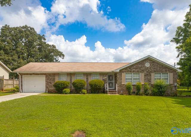 Property at 3336 Helena Dr N, Huntsville, AL 35810, 3 beds, 2 baths