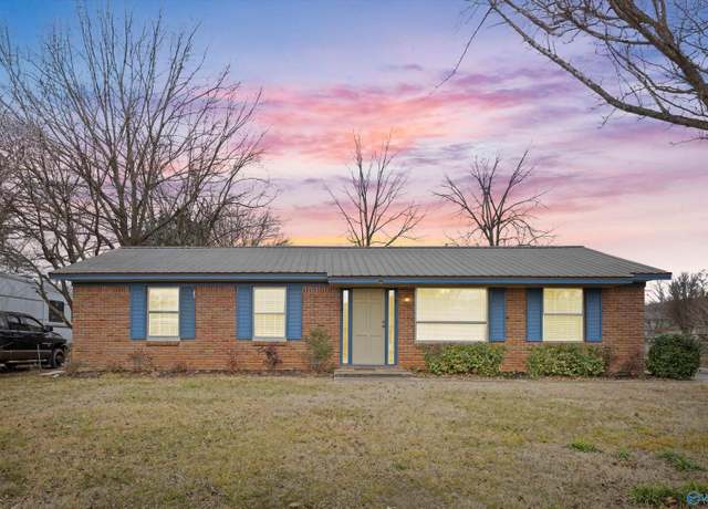 Property at 1721 Wakefield Dr NE, Huntsville, AL 35811, 5 beds, 4 baths