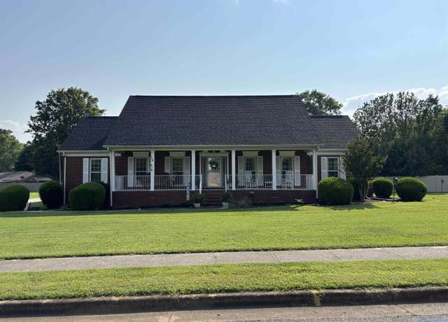 Property at 404 Bullington Rd, Athens, AL 35611, 3 beds, 2.5 baths