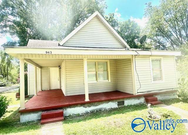 Property at 943 Cedar St, Decatur, AL 35601, 3 beds, 1 bath