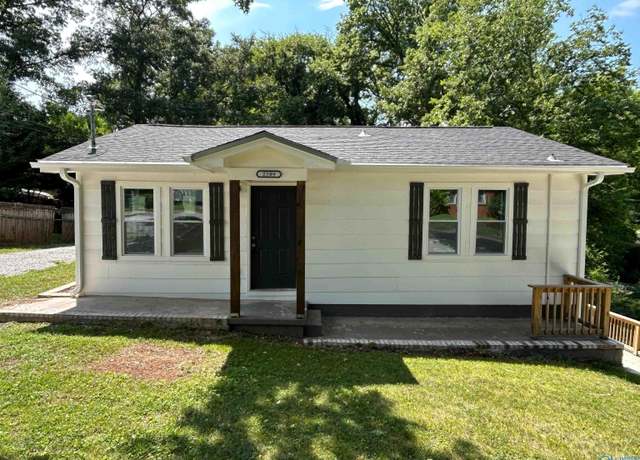 Property at 2209 Hill St NW, Huntsville, AL 35810, 2 beds, 1.5 baths