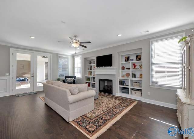 Property at 129 Bur Oak Dr, Madison, AL 35756, 3 beds, 2.5 baths