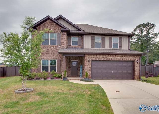 Property at 200 Hydra Cir, Huntsville, AL 35811, 4 beds, 2.5 baths