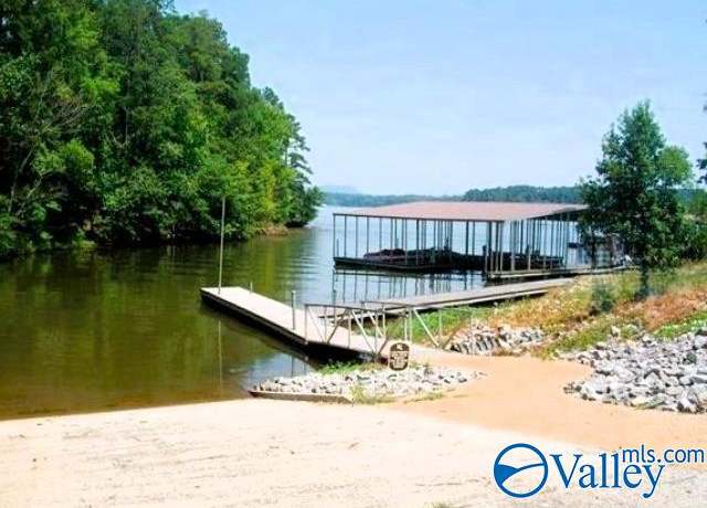 Property at 166 Lookout Mountain Dr, Scottsboro, AL 35769