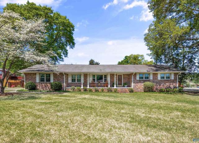 Property at 817 SE Forrest Heights Dr, Huntsville, AL 35802, 3 beds, 2 baths