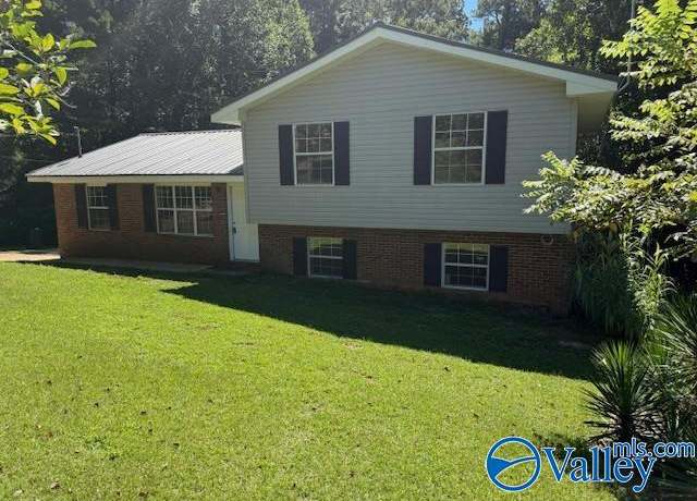 Property at 2012 Ray Ave, Gadsden, AL 35904, 4 beds, 2 baths