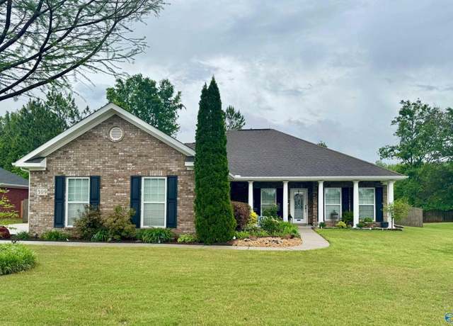 Property at 309 Northlake Dr, Meridianville, AL 35759, 3 beds, 2 baths