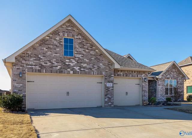 Property at 114 Cove Brook Dr, Meridianville, AL 35759, 3 beds, 2.5 baths