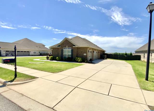 Property at 319 Summerglen Rd SW, Madison, AL 35756, 4 beds, 2.5 baths