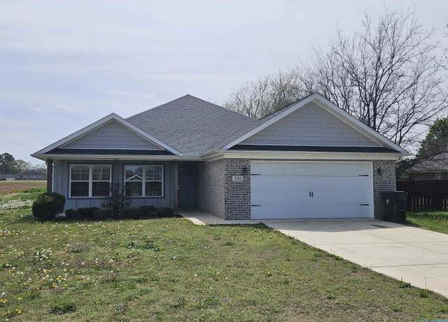 Property at 300 Stone Hill Dr, Huntsville, AL 35811, 3 beds, 2 baths