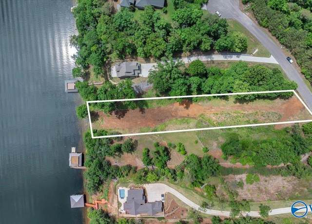 Property at 27 Heritage Ct, Scottsboro, AL 35769