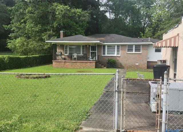 Property at 2505 E Broad St, Gadsden, AL 35905, 2 beds, 1.5 baths