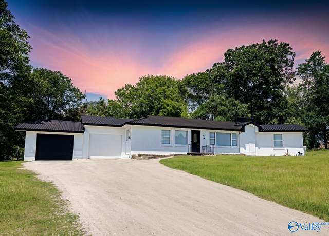 Property at 2829 Highway 231, Laceys Spring, AL 35754, 4 beds, 1.5 baths