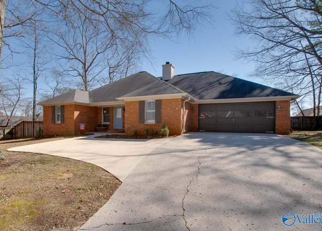 Property at 104 Glenmore Dr, Madison, AL 35757, 4 beds, 2.5 baths