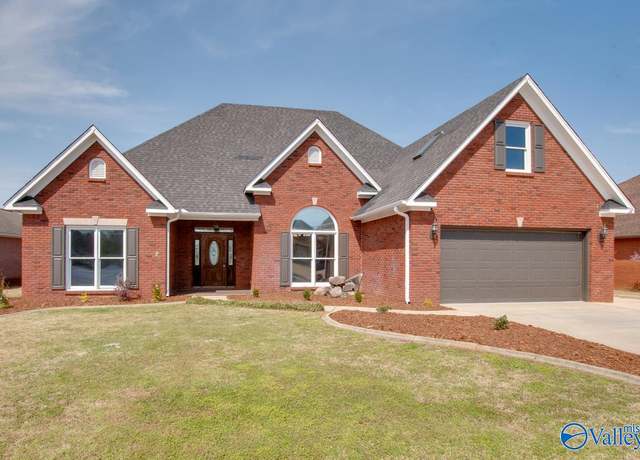 Property at 1139 London Pl SW, Decatur, AL 35603, 4 beds, 2 baths